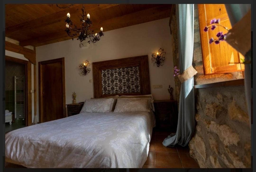 Hotel Rural En Las Cascadas De Tobera Buitenkant foto