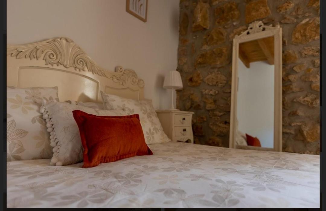 Hotel Rural En Las Cascadas De Tobera Buitenkant foto